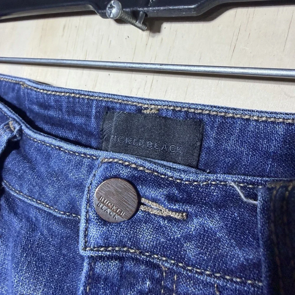 Buckle pre owned